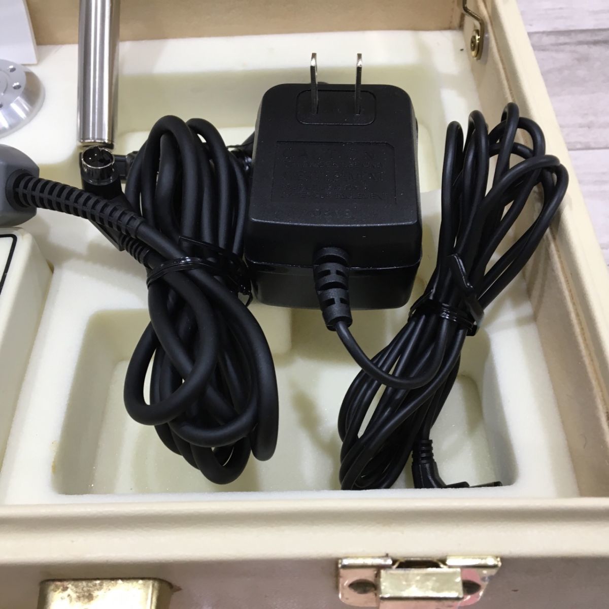 美容機器 ウイングスV（美顔器）ヴェーネレ
