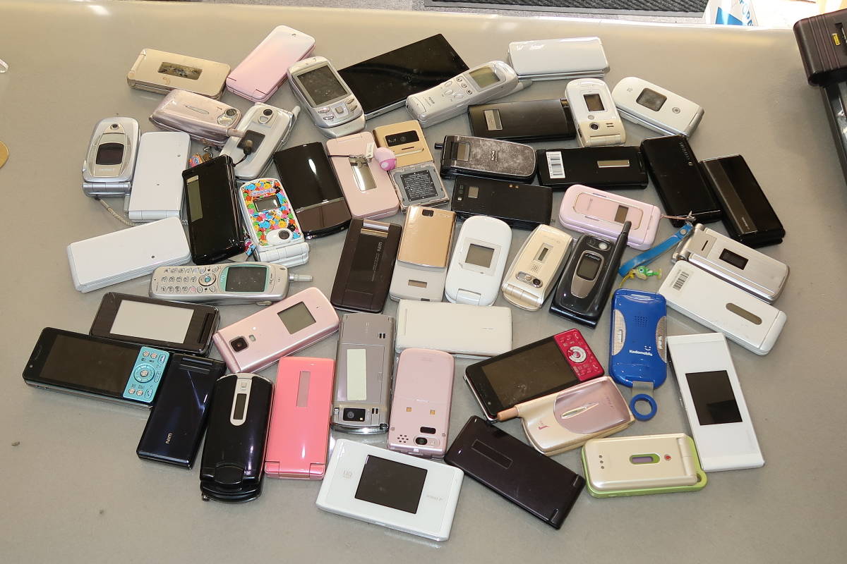 ♪♪1円～ ジャンク 携帯電話など いろいろまとめて 計49台 