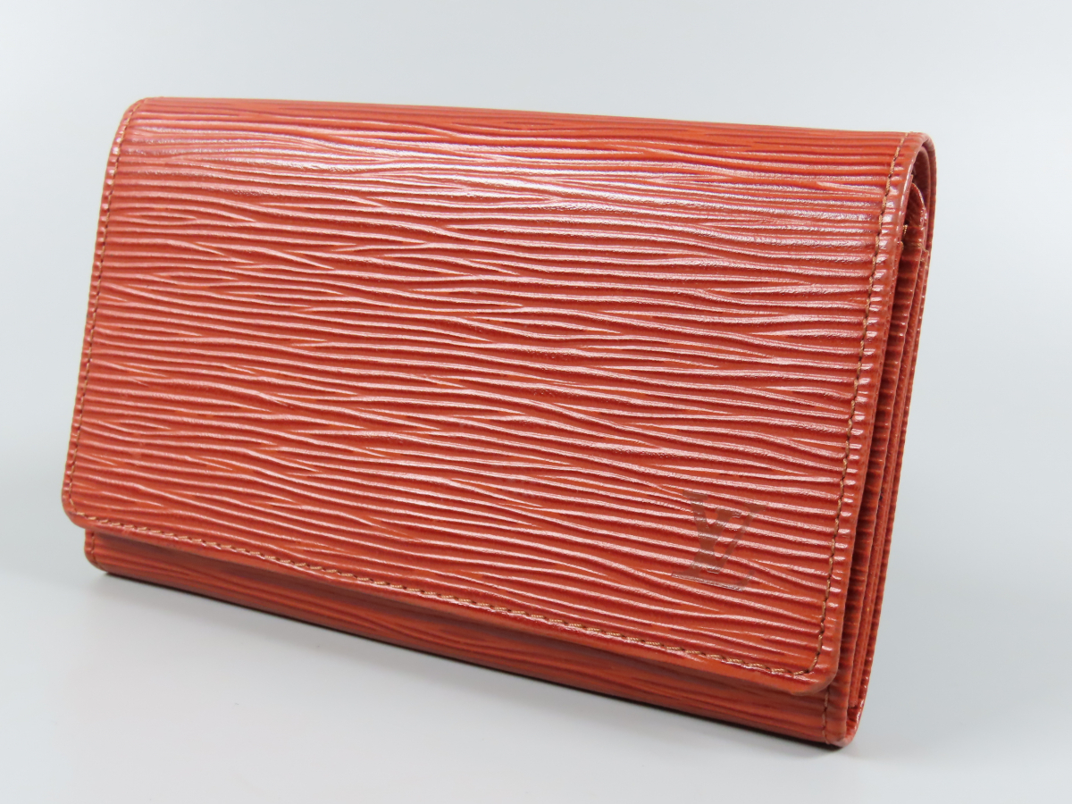 LOUIS VUITTON ルイヴィトン エピ ポルトモネ ビエトレゾール 二つ折り 