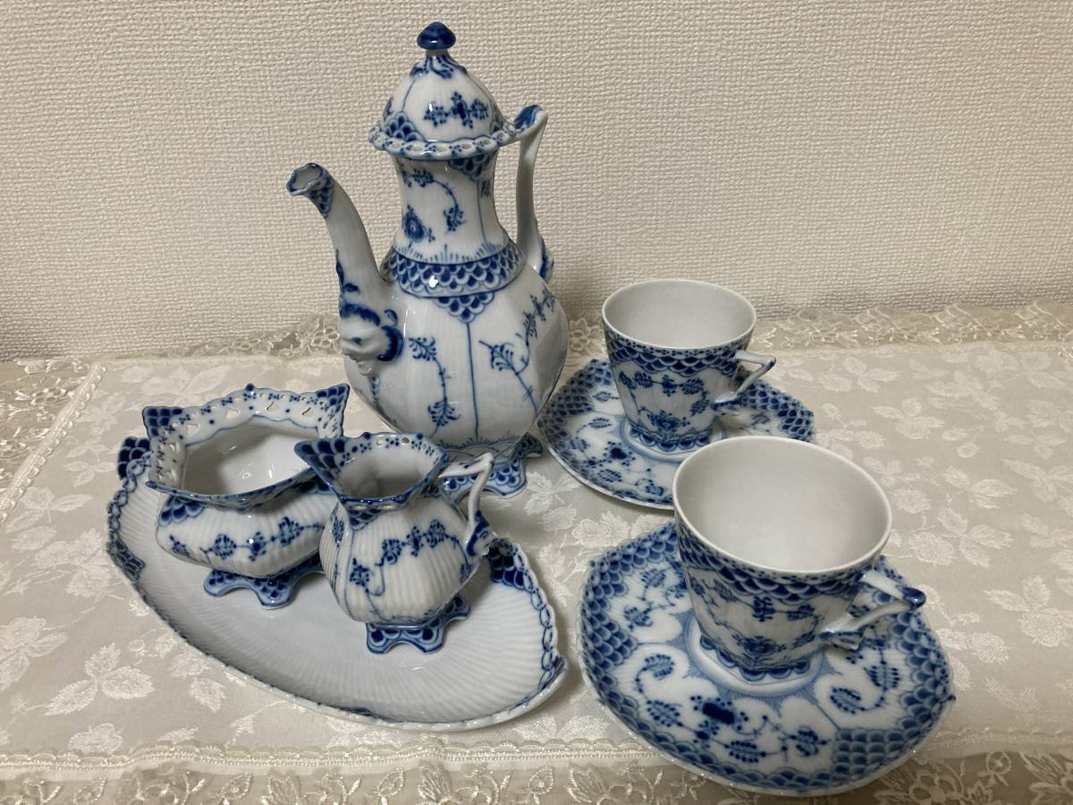低価，限定SALE ロイヤルコペンハーゲン ブルーフルーテッド フルレース 顔つき コーヒーC＆S コーヒーポット/シュガー/クリーマー /ピックルディッシュ(ロイヤルコペンハーゲン)｜売買されたオークション ロイヤルコペンハーゲン