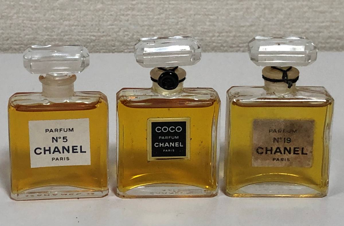 N°19 - Cologne & Fragrance | CHANEL