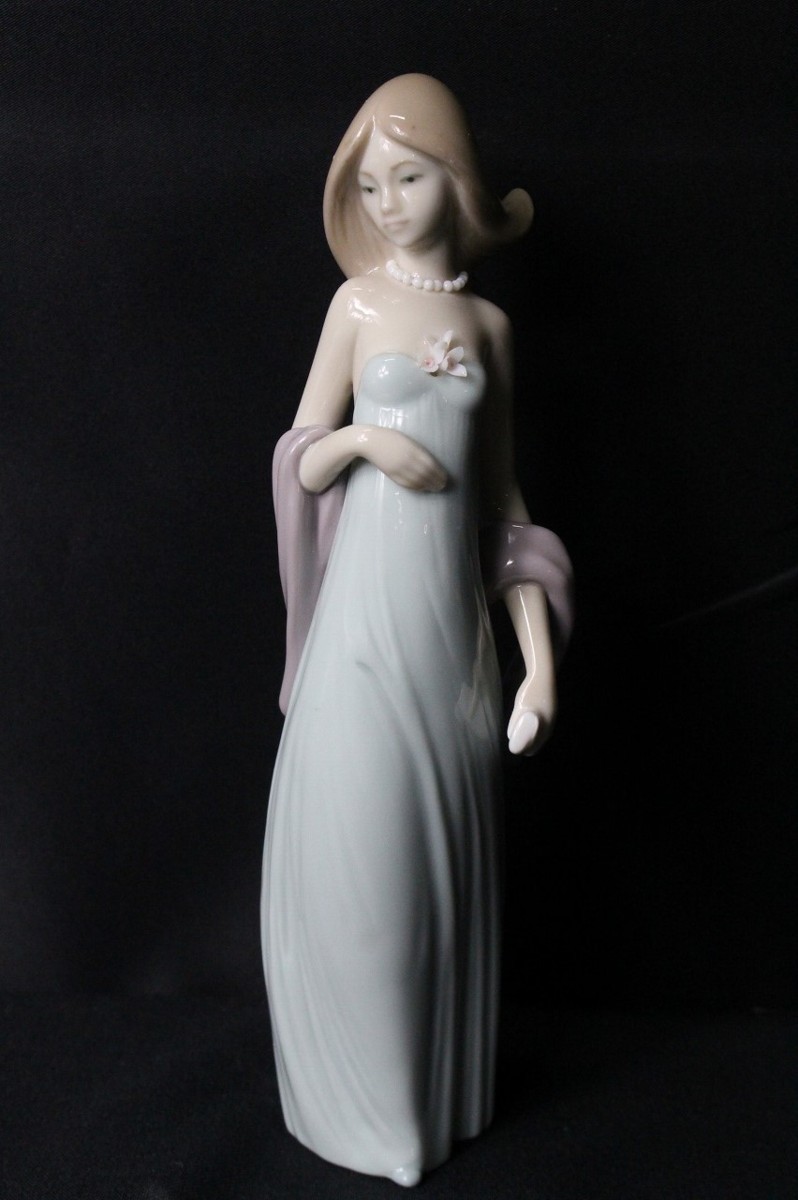 少女 リヤドロ フィギュリン 人形 0 [並行輸入品 置物 : (LLADRO) ト足