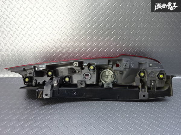 80系 ZRR80G ZRR85G ヴォクシー ノア エスクァイア 純正 リア