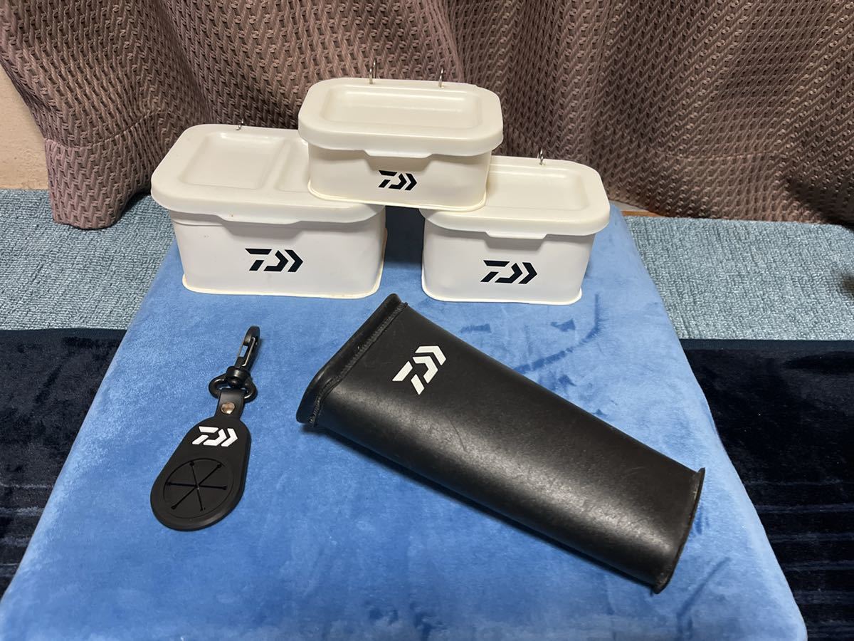 送料無料，人気セール ダイワ エサバケツ シャク立て タオルホルダー(ダイワ)｜売買されたオークション情報、yahooの商品情報をアーカイブ公開 - オークファン 磯竿