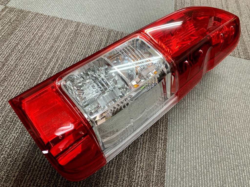 新車外し ハイエース 純正 純正テール 公式通販 純正テールランプ