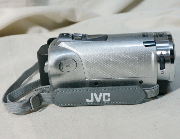 【未使用】JVC GZ-HM33-S ビデオカメラ シルバー JVCケンウッド GZ-HM33-S ハイビジョンムービー 中古品 JVC Everio GZ