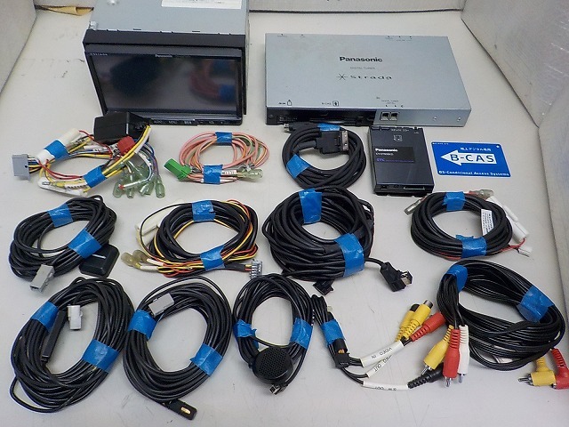 中古品】PANASONIC STRADA・HDDナビ/デジタルチューナー/ETC/各種配線 