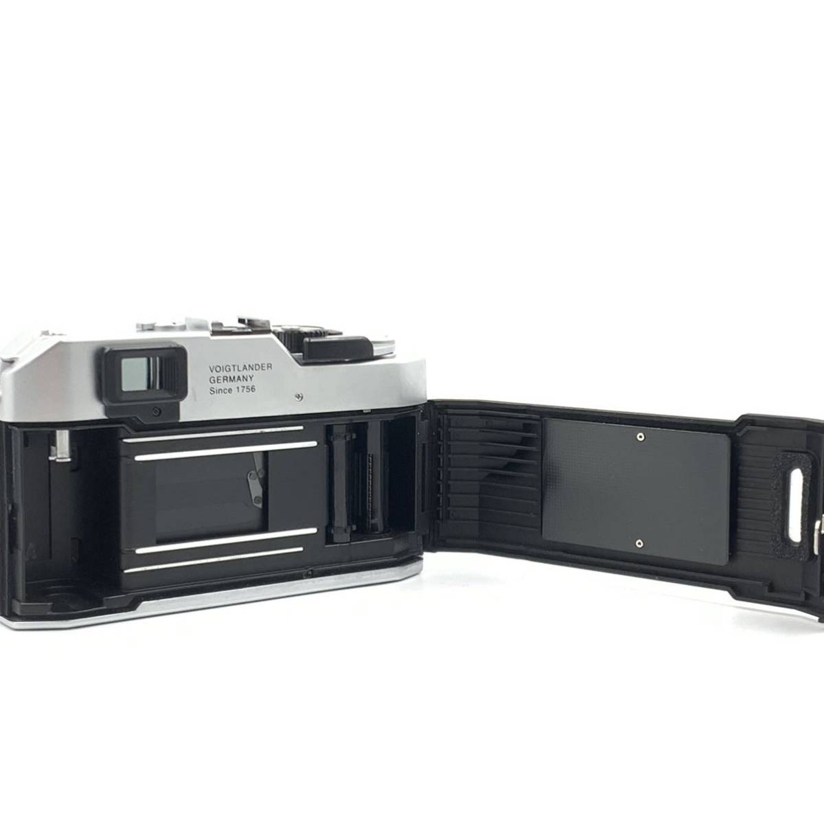 Bessa Voigtlander 35mm R Color-Skopar MC + Skopar f⁄2.5 Color – w⁄ a