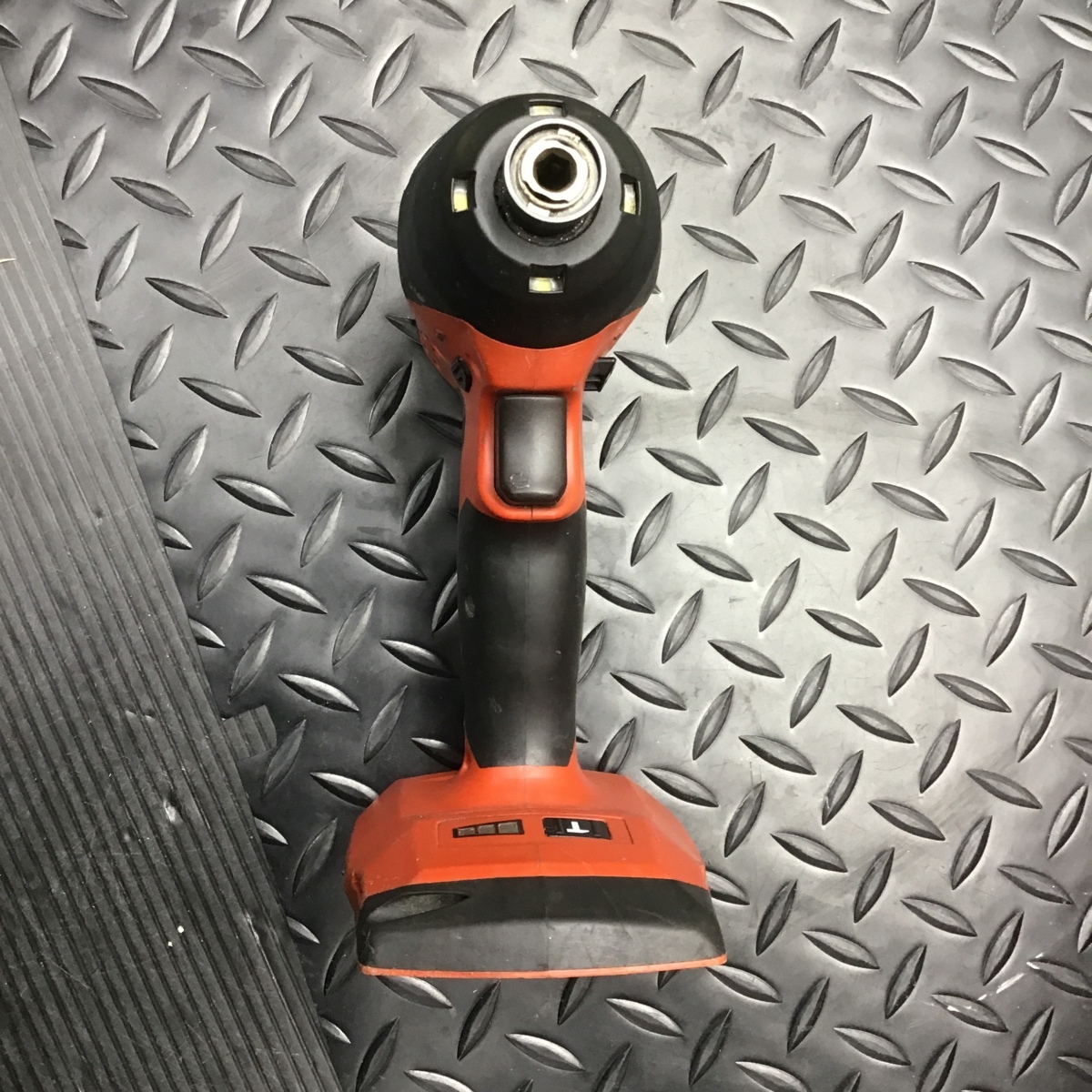 中古品】ヒルティ/HILTI コードレスインパクトドライバ 本体・ケース 