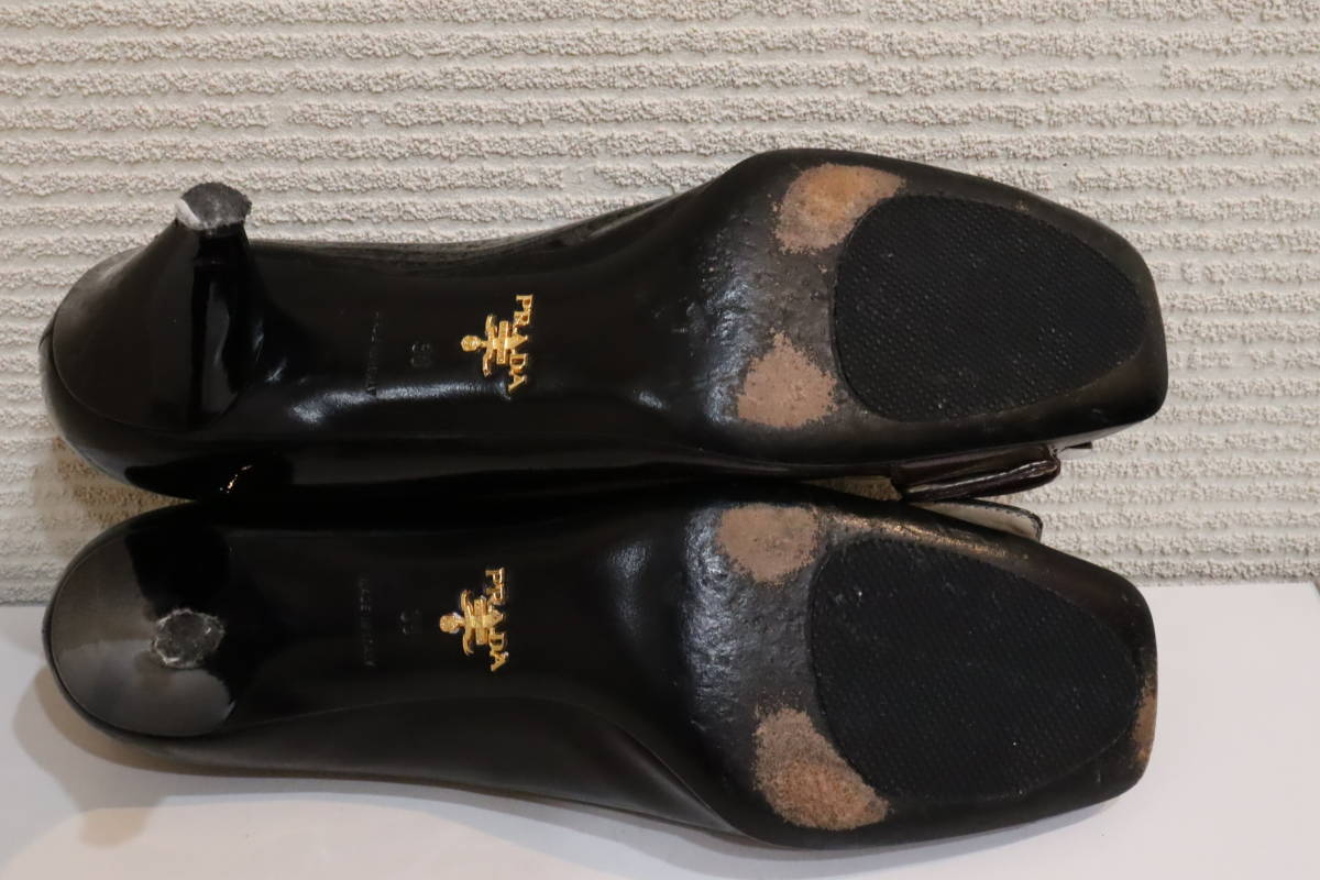 PRADAプラダ ロゴ入りグラデーションエナメルパンプス