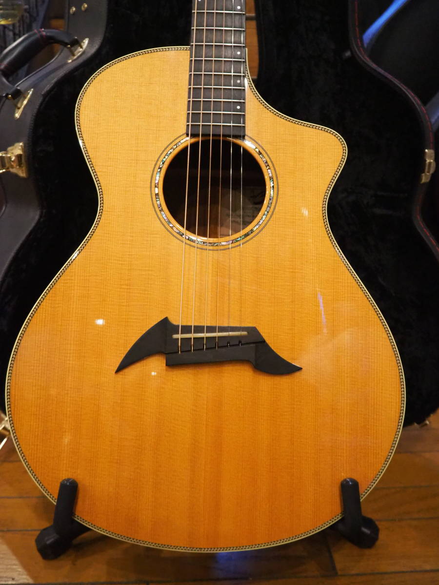 Breed Love Guitar /American C25/SRH Breedlove Guitar American