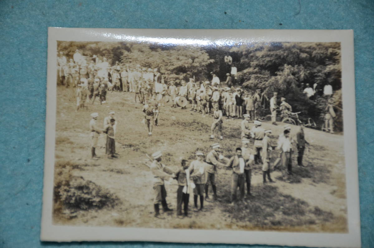 ☆6　貴重資料　中国公開処刑　首切処刑写真１２枚　湖北軍？ 青龍刀で切った瞬間　押切で切断　残酷部マスキング_7