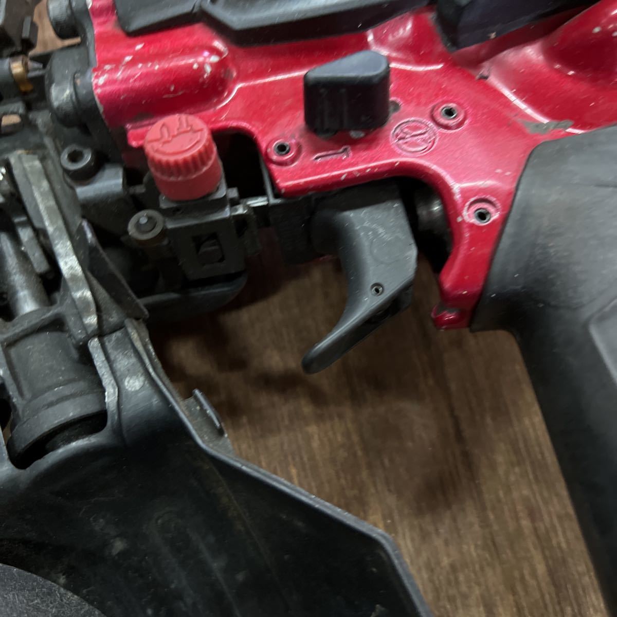 マキタ 釘打機 makita 50mm高圧エア釘打　AN512H