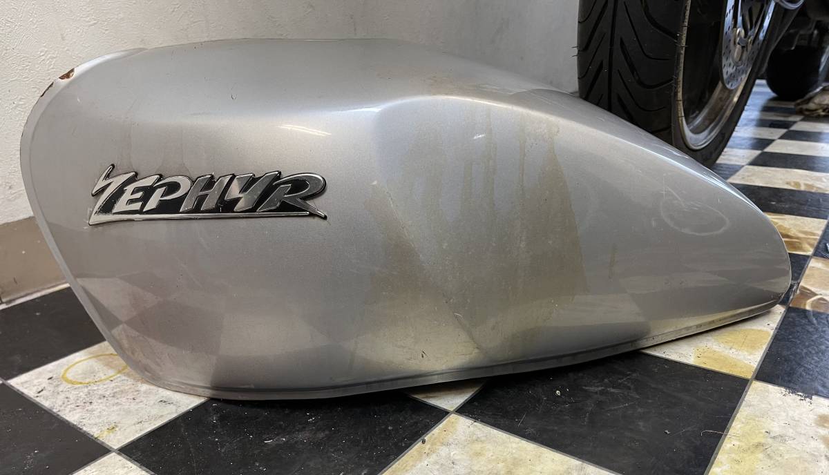 カワサキ ゼファー400 純正タンク KAWASAKI ゼファー400 純正タンク