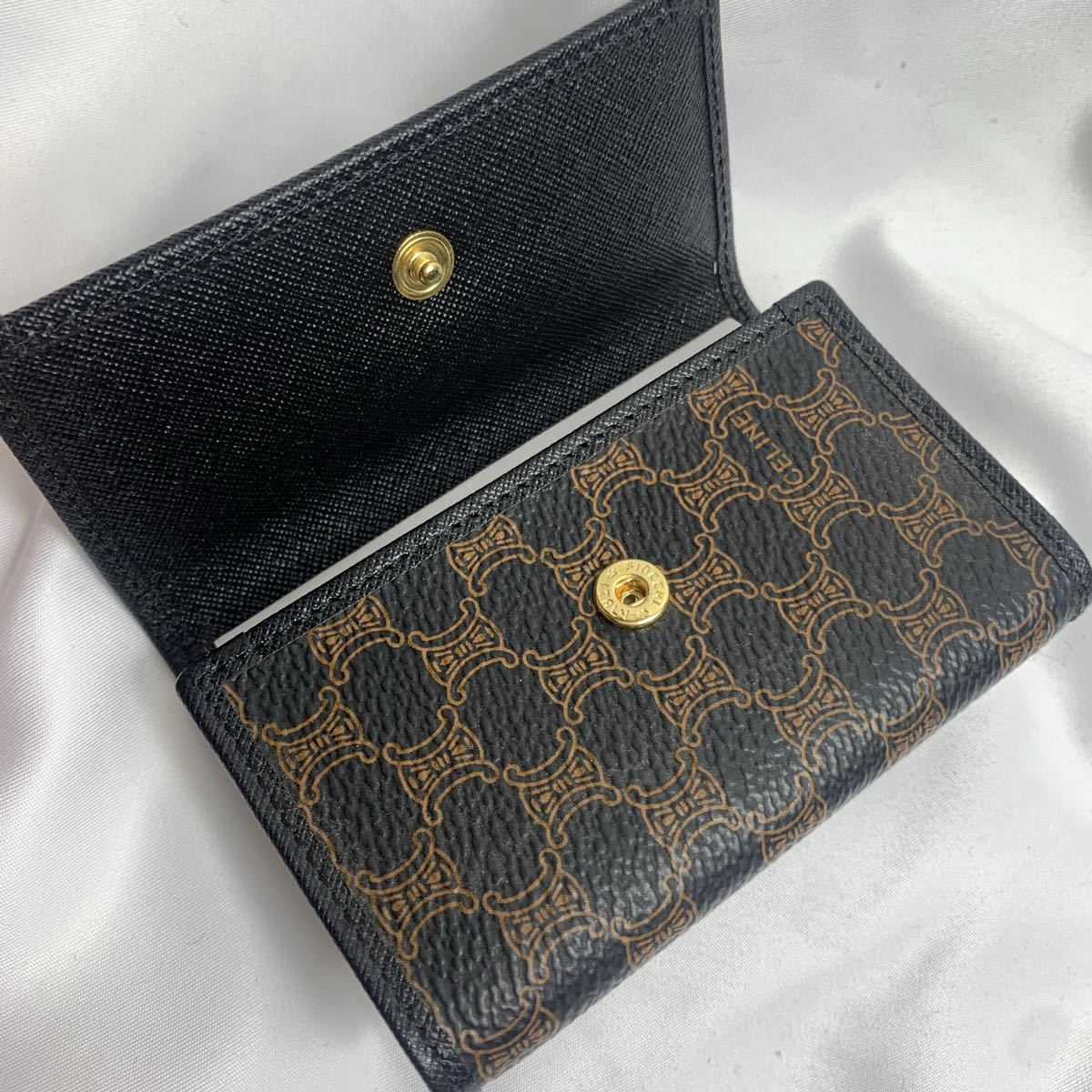 1円スタート〜【新品未使用タグ付き】セリーヌ CELINE マガタム 6連キーケース レザー ブラック ゴールド金具 タグ付き 小物 鍵 CELINE セリーヌ レザー ビジネス トリオンフ 関税・送料込