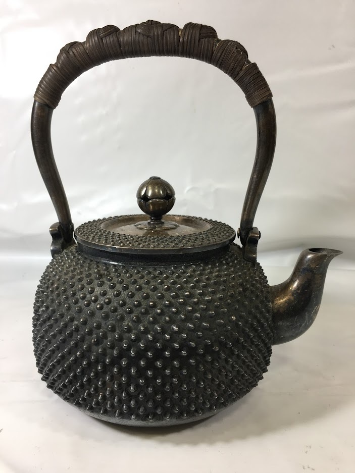 【新品未使用】茶道具　銀瓶 元箱付き 啓 作 在銘 霰打 湯沸 銀瓶 銀製 茶道具 約545.5g(その他)