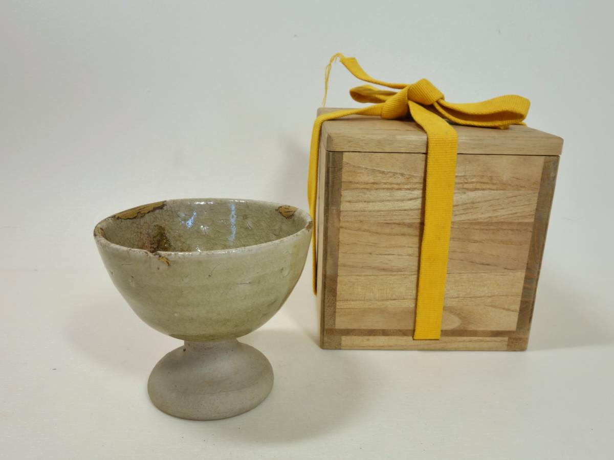 古瀬戸 | 室町時代 CE） 入蘆花（ロカニイル） 灰釉小壺（1336–1573 灰