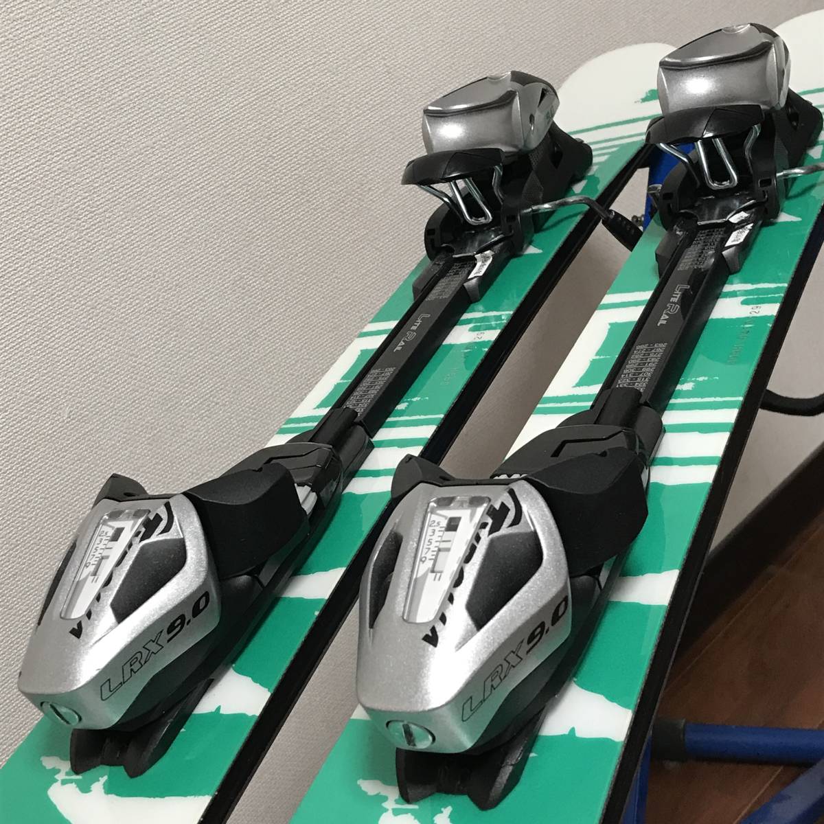 美品◇ZUMA SLANT 99cm TYROLIA 解放ビンディング 調整 ショートスキー 