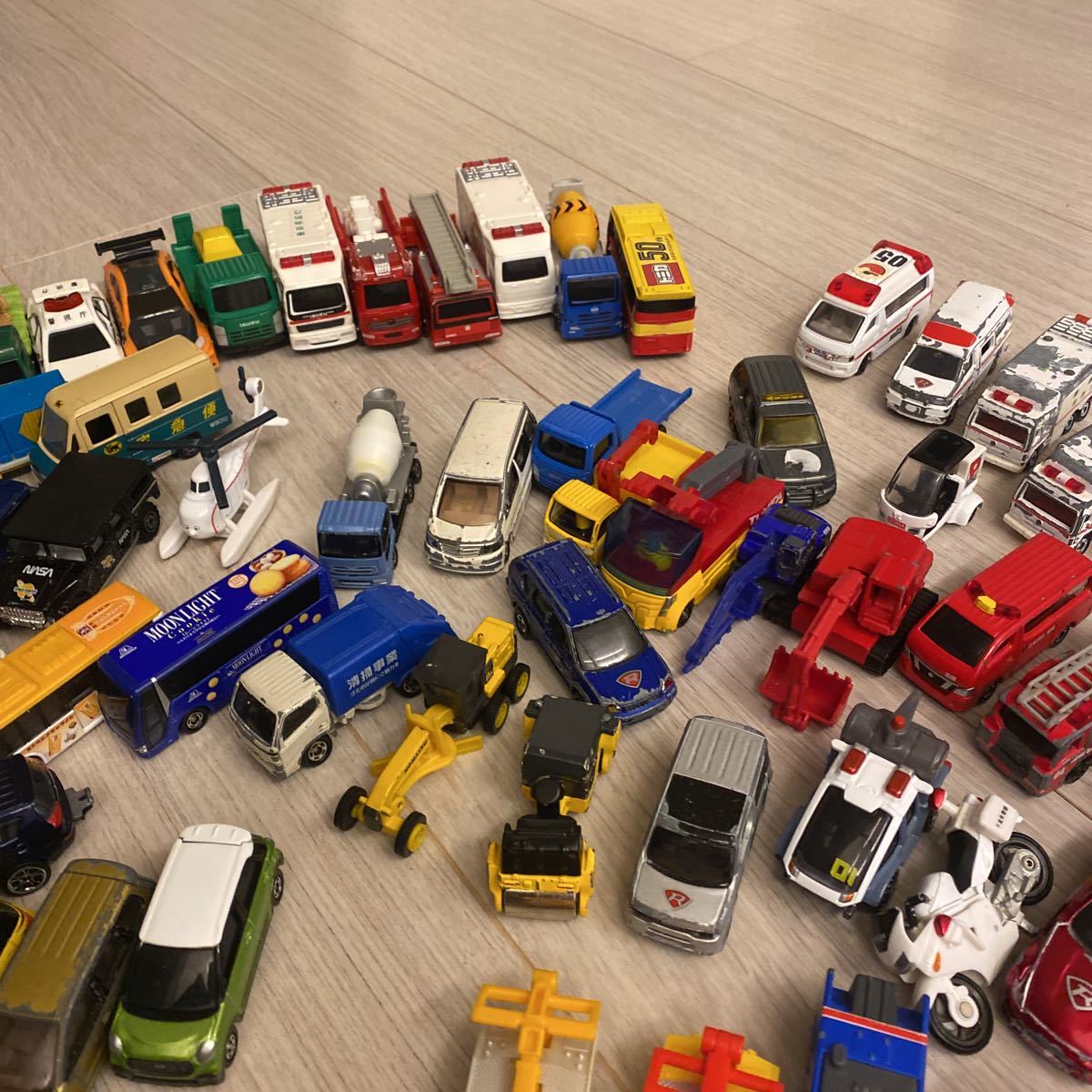 2トミカ TOMICA 大量 まとめ売り まとめて約110台 廃盤廃番レア 