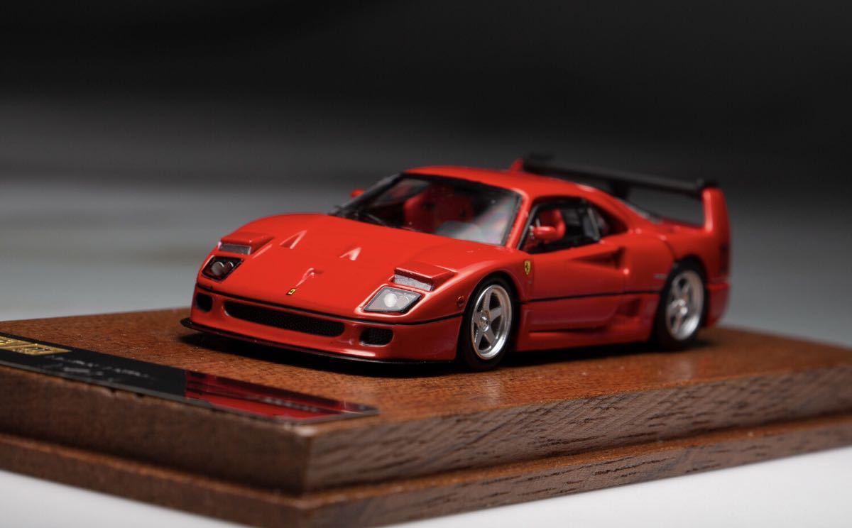 PGM 1/64 フェラーリ F40 LM 1/64 PGM 全開閉 金属製 フェラーリ Ferrari F40 赤 四角木製台座 1⁄