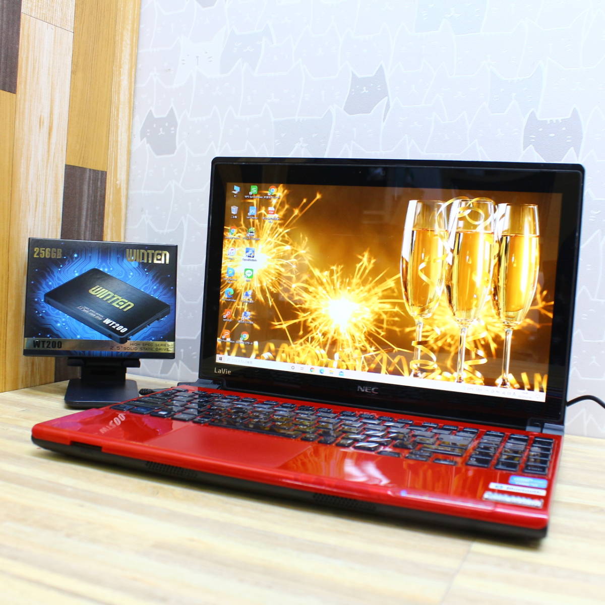 ☆新品SSD256GB！最上級i7！メモリ8GB！Blu-ray！小型軽量！高速転送 