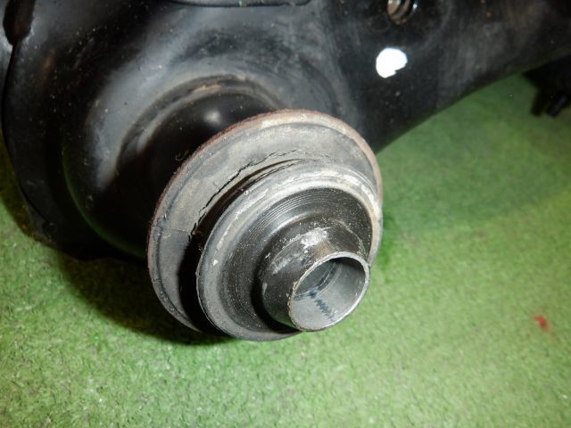 ★エクストレイル NT32　★フロントサスペンションメンバー エクストレイル NT32 管理番号 HNT32 右フロントドア エクストレイルフロントMEMBER