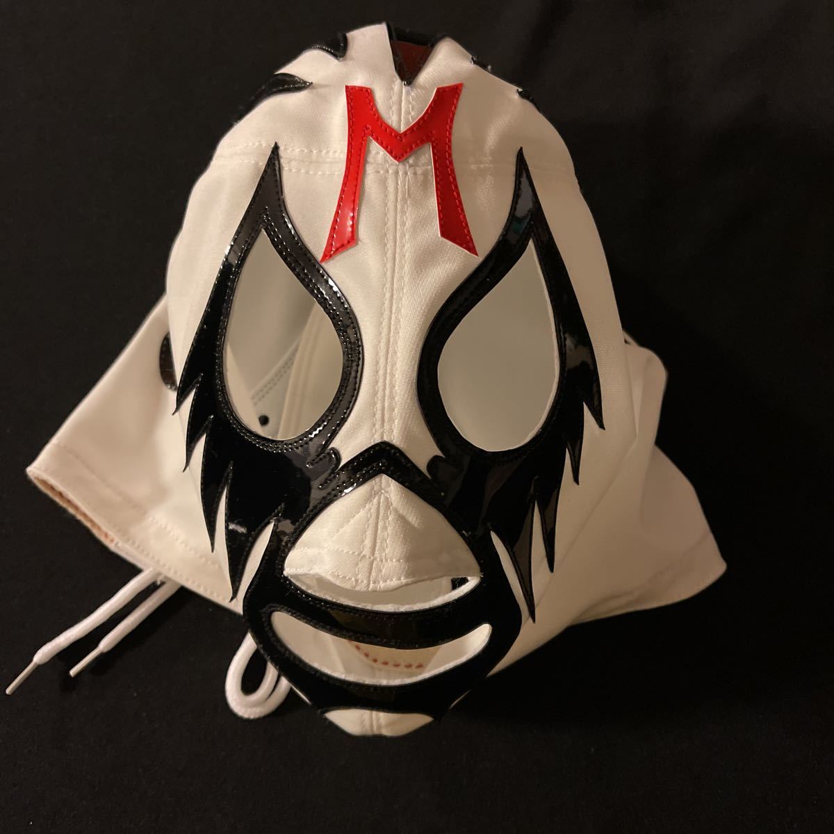 ミルマスカラス 白ジャージ 試合用マスク 悪魔仮面 メキシコ ミルマスカラス 白ジャージ 試合用マスク 悪魔仮面 メキシコ