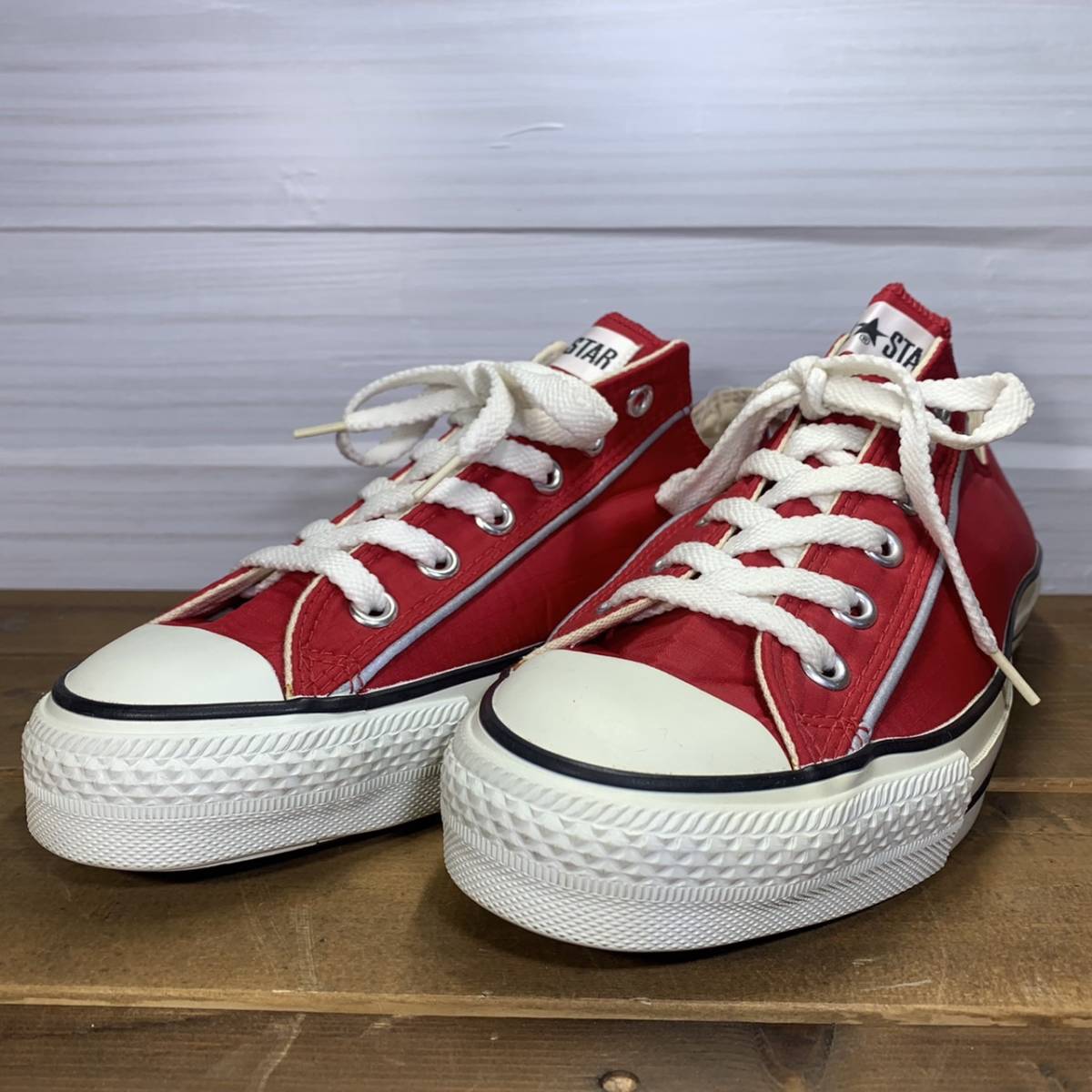 Ih 1901 長期保管品 Converse コンバース ローカット スニーカー メンズ Us 8 Jpn 26 5 赤 Red 箱違い 26 5cm 売買されたオークション情報 Yahooの商品情報をアーカイブ公開 オークファン Aucfan Com