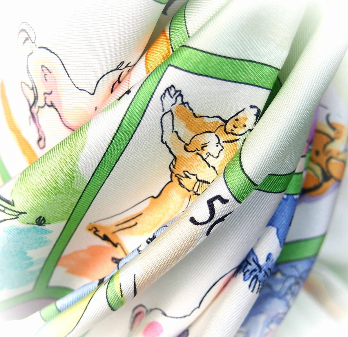 S286】美品 HERMES エルメス スカーフ カレ90 Le Jeu des Petits