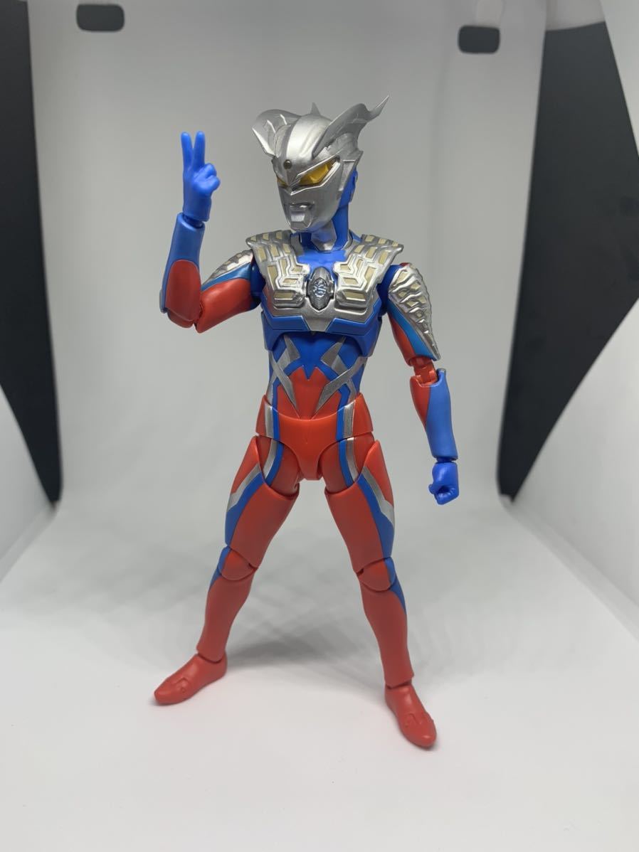 S.H.figuartsウルトラマンゼロ&ウルティメイトイージスオプション 