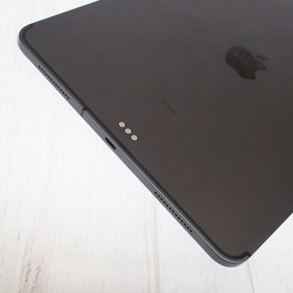 m001 Z2【Apple SIMロック解除済 iPad Pro 11インチ第1世代 Cellular 64GB