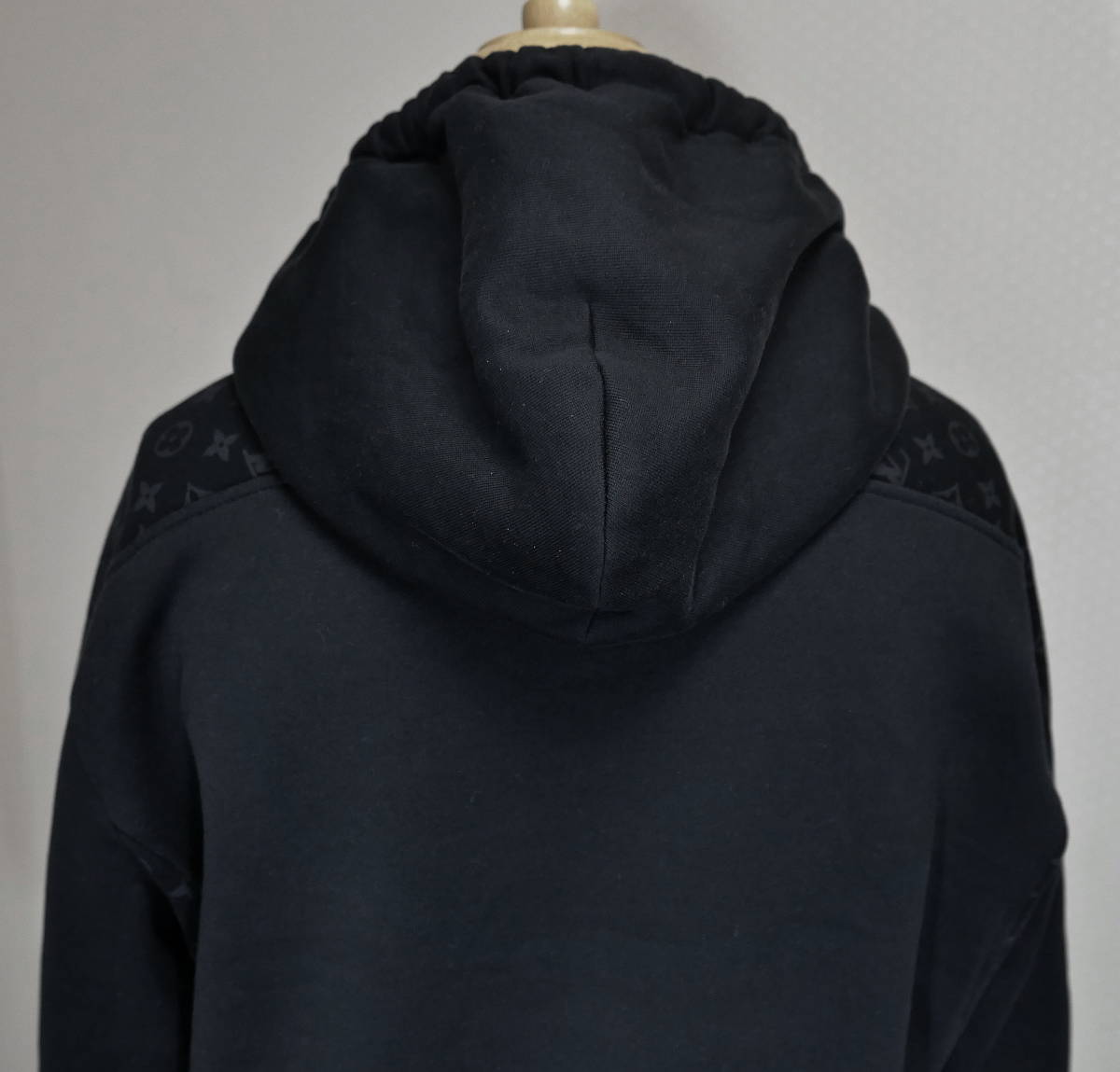 18万円 2021SS LOUIS VUITTON ルイ・ヴィトン モノグラムサークル 