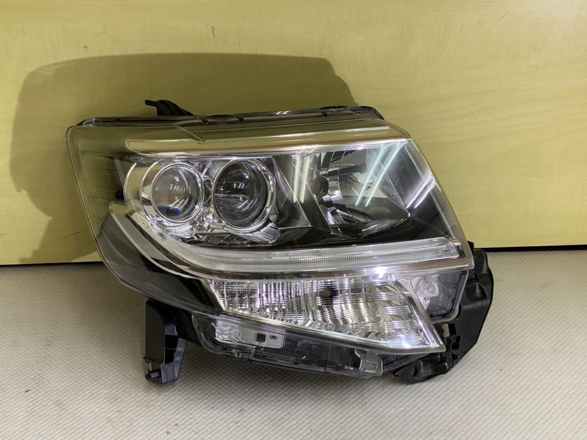 LA600S タントカスタム 右ヘッドライト Koito 100-51392 LED#3504