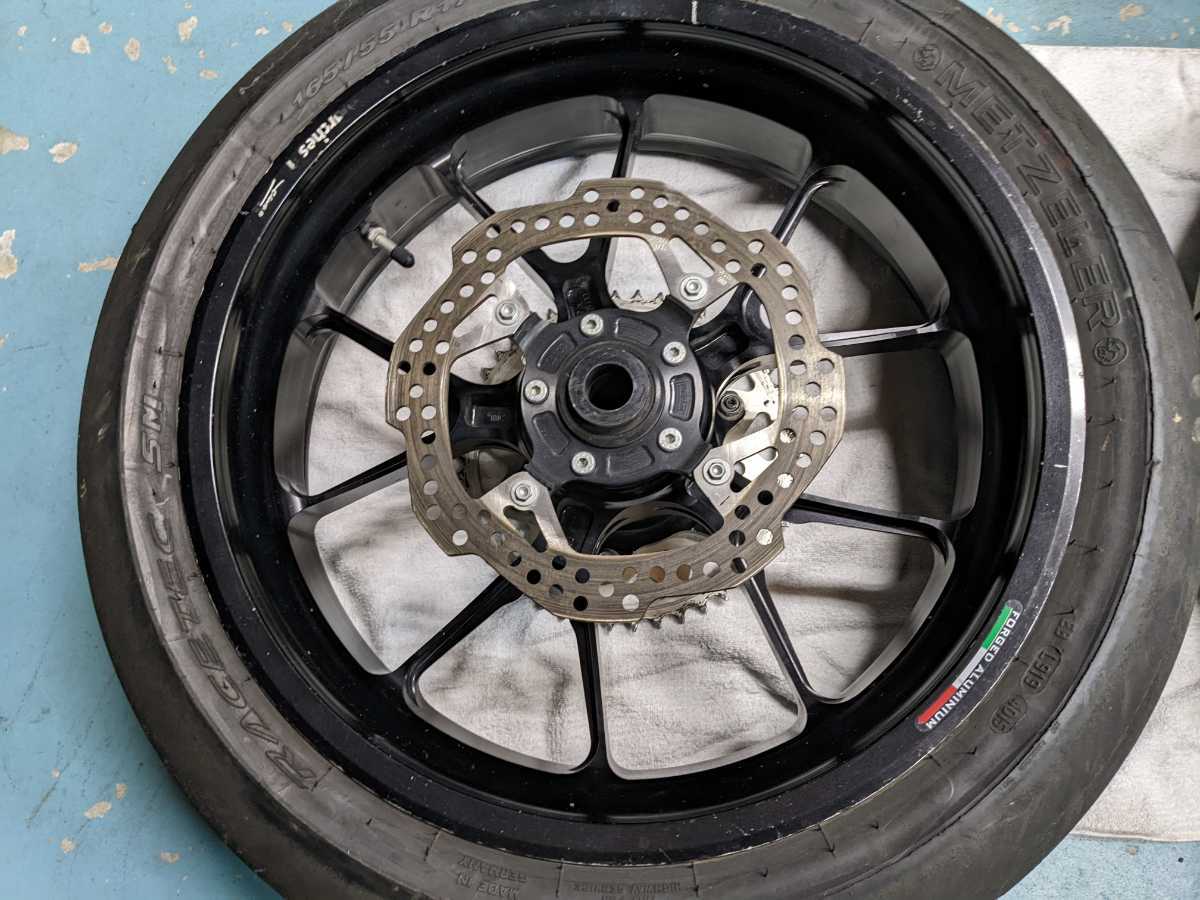 CRF250Rに使用 マルケジーニホイール モタード 前後セット(セット 