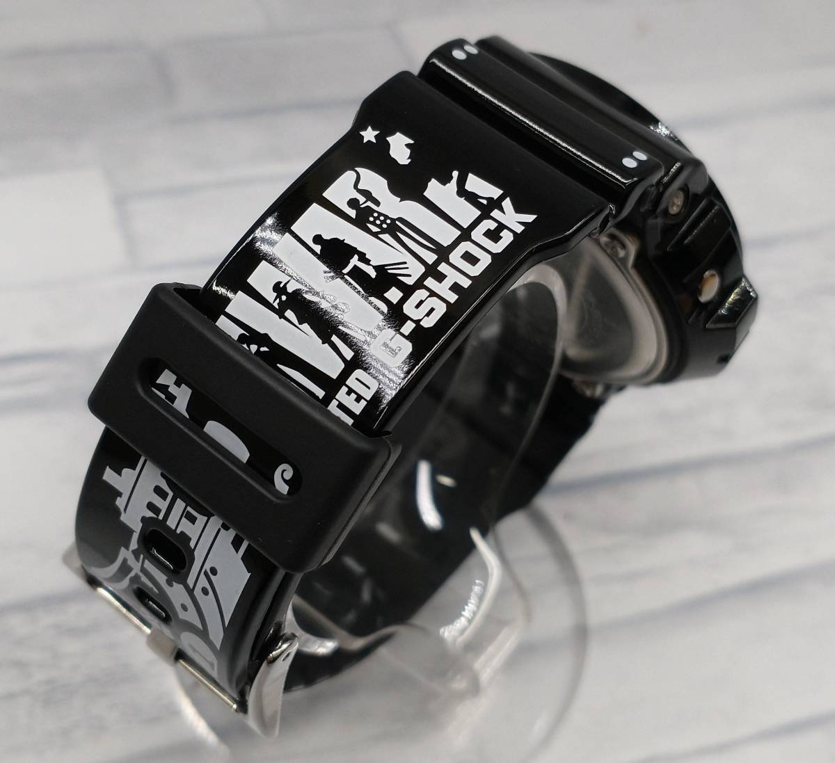 カシオ G-SHOCK ワンピース コラボ クォーツ 箱説明書付き DW-6900FS 