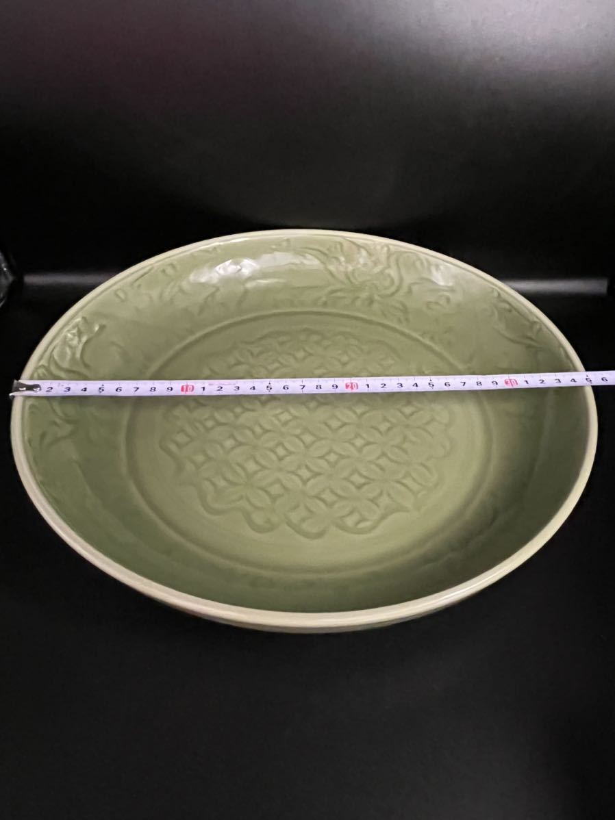 明 龍泉窯大皿 箱付 明時代 龍泉窯 龍泉窯青磁大皿 米色青磁