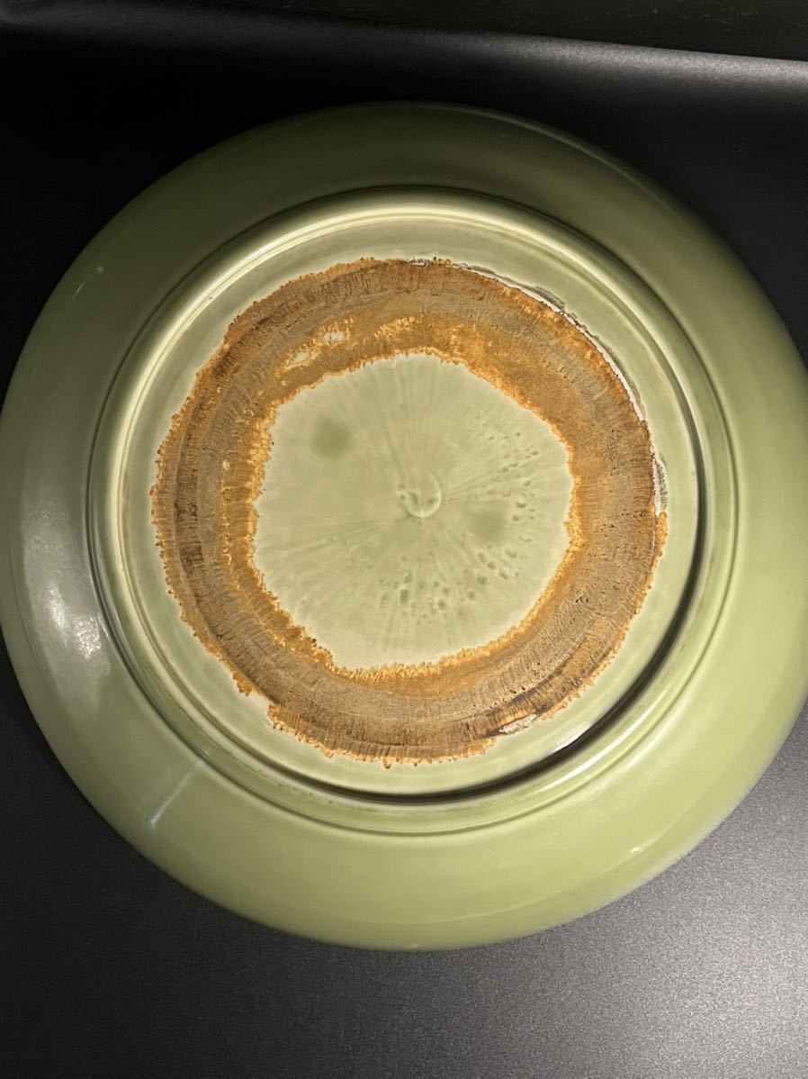 明 龍泉窯大皿 箱付 明時代 龍泉窯 龍泉窯青磁大皿 米色青磁