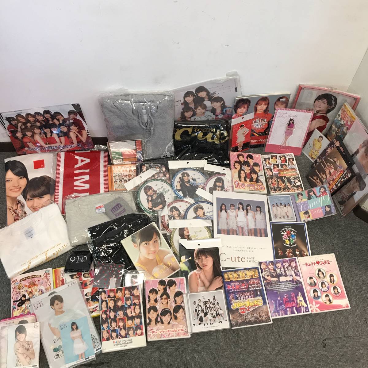 同梱不可 アイドルグッズまとめて ハロープロジェクト Ute モー娘 Berryz工房 ハロプロ Cd 写真 コンサートグッズ多数 3 447b その他 売買されたオークション情報 Yahooの商品情報をアーカイブ公開 オークファン Aucfan Com