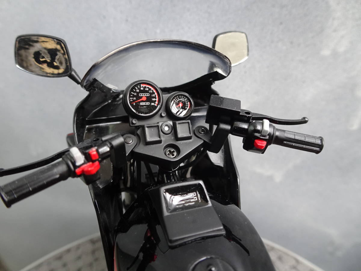 アオシマ 1/12 カワサキ GPZ400F 1984 完成品(完成品)｜売買された