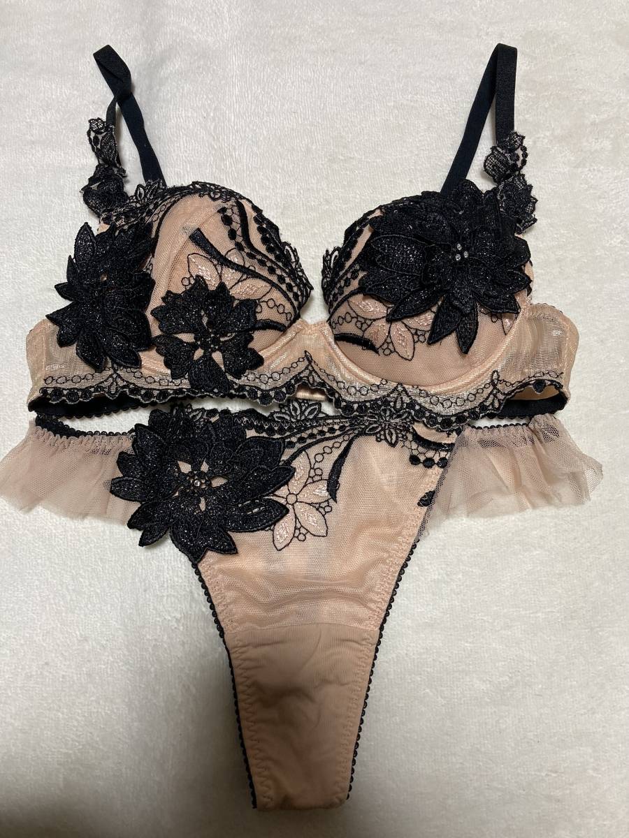 サルートブラ&ショーツセット ワコール タンス整理品 ECO商品 27歳 OL