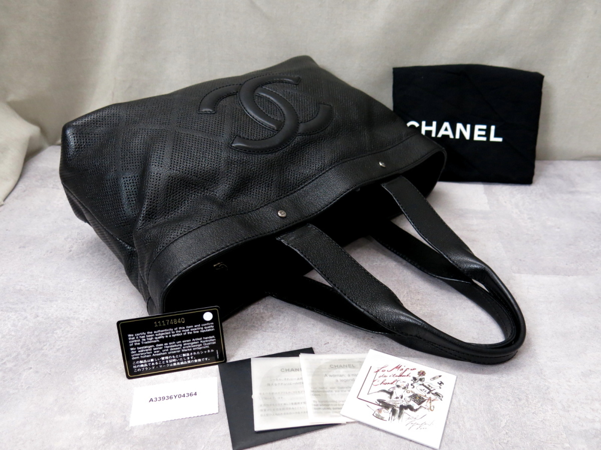 ○超美品○CHANEL シャネル○ココマーク○パンチング カーフ