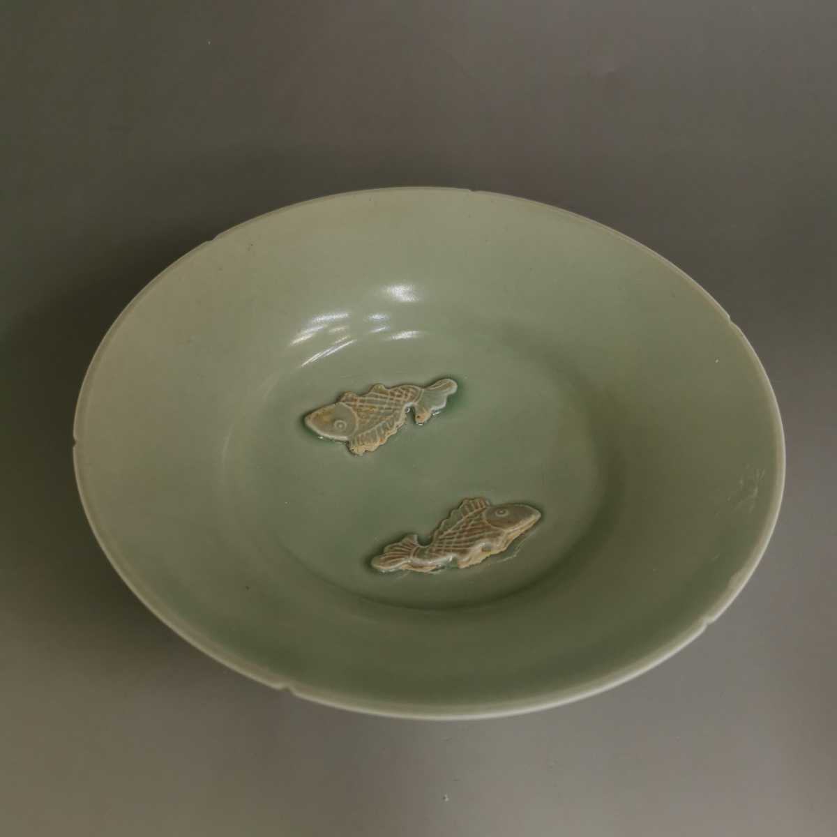 青磁 龍泉窯 皿 Yahoo!オークション 古美術 幅約 陽刻双魚紋 時代唐