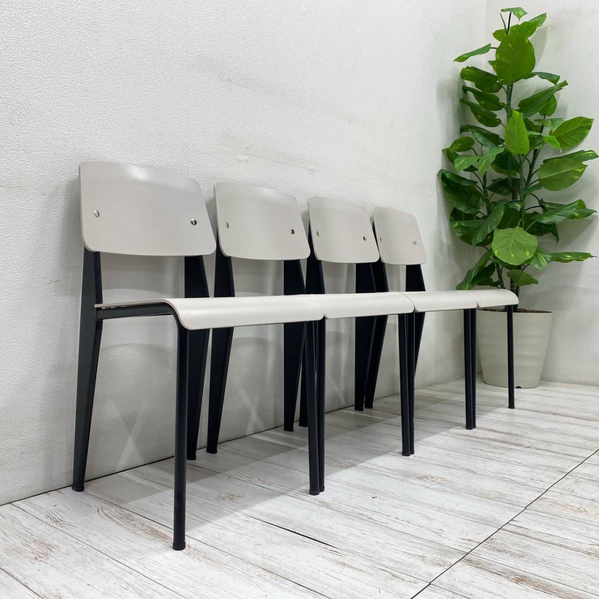 100%新品，品質保証 Vitra Standard SP Chair ヴィトラ スタンダード SP チェア 4Pセット(ダイニングチェア)｜売買されたオークション情報、yahooの商品情報をアーカイブ公開 - オークファン ダイニングチェア