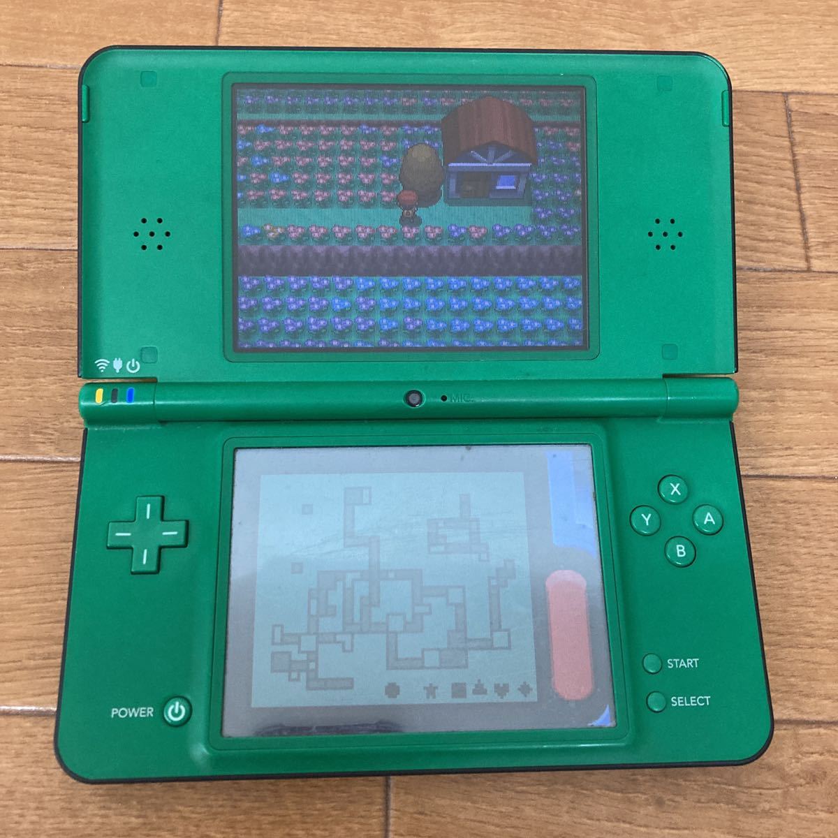 Nintendo DSi LL グリーン ソフト付き（ニンテンドー DSi LL グリーン 