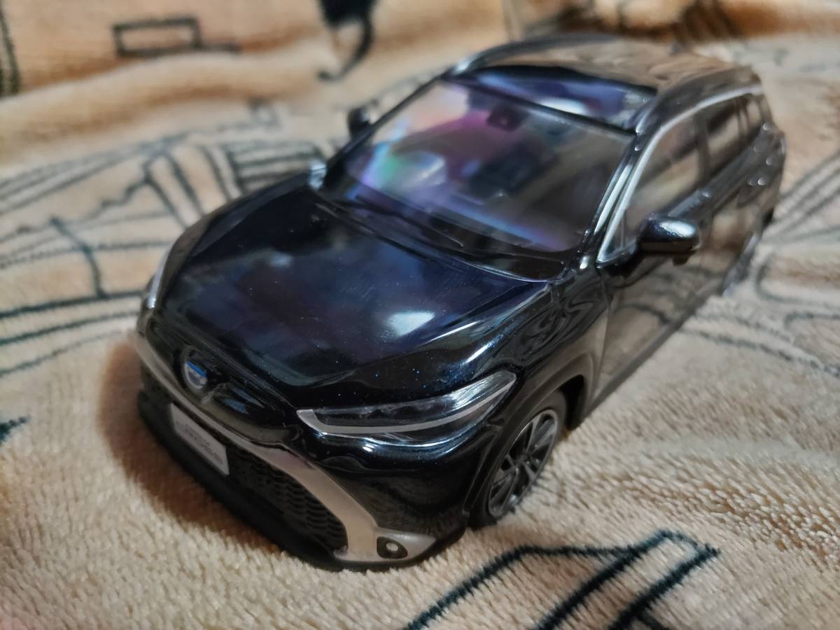 1/30 トヨタ ミニカー カローラクロス非売品 カラーサンプル(乗用車