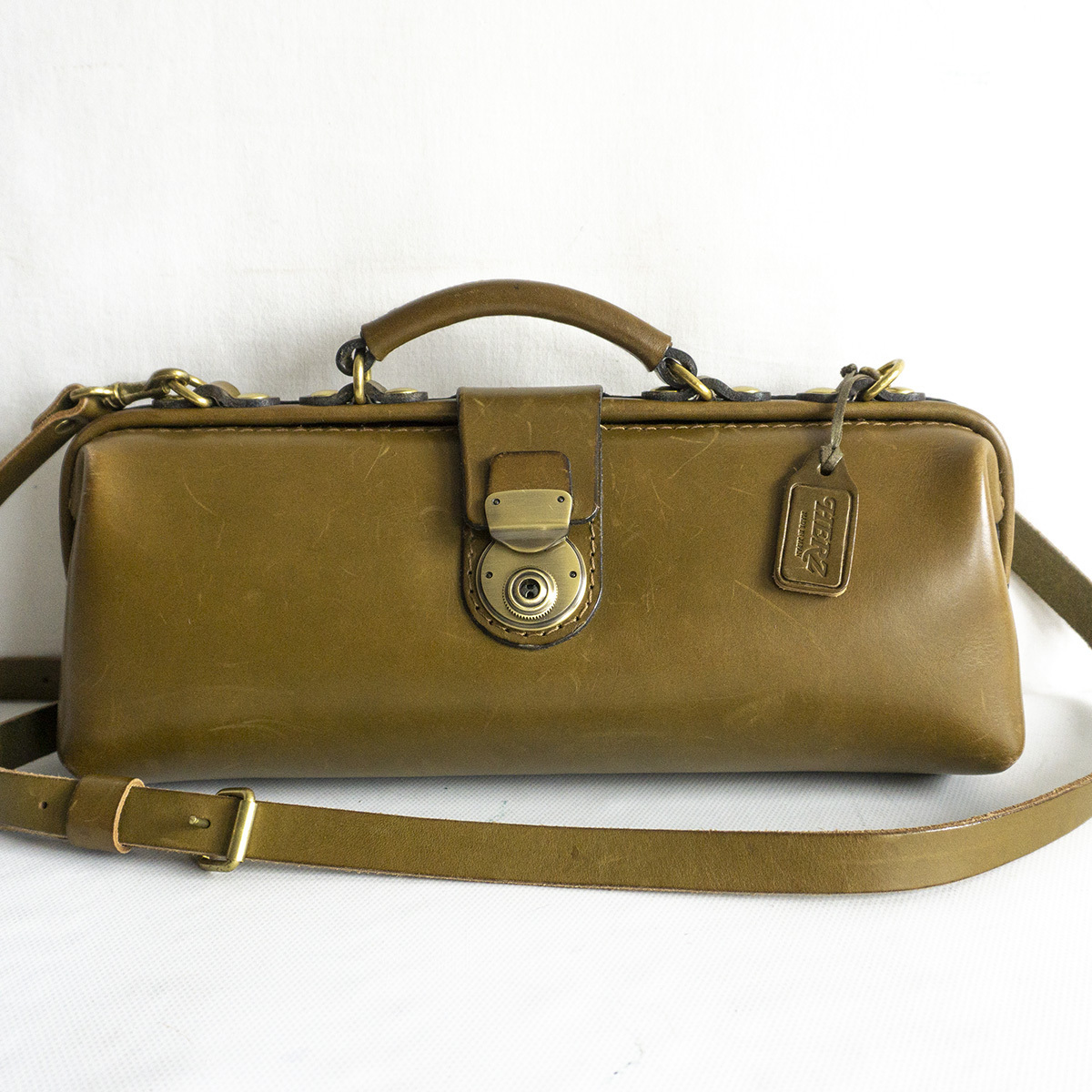 美品】 HERZ 【2WAY ミニドクターバッグ】 レザー ショルダー バッグ 