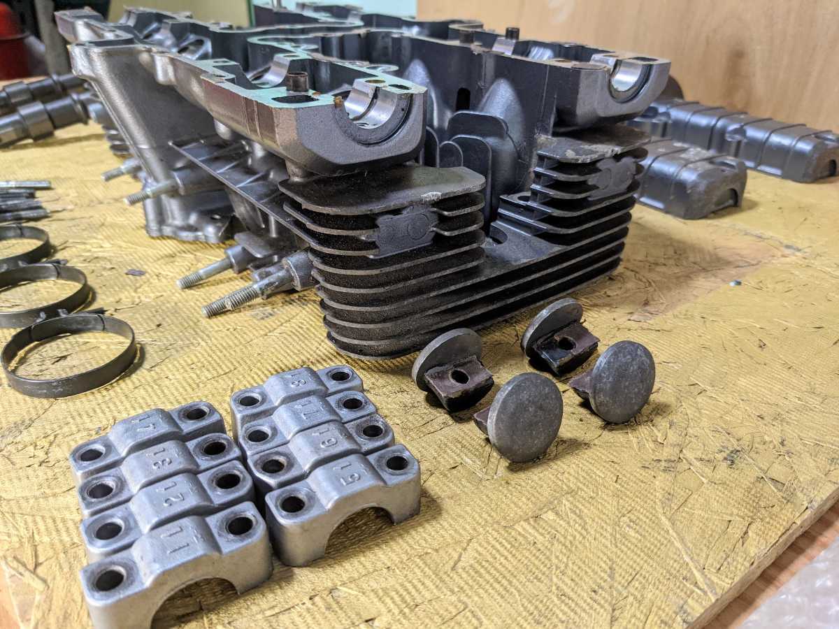 ゼファー400 純正　シリンダーヘッド　セット　カワサキ　エンジン ゼファー400 純正 シリンダーヘッド セット カワサキ エンジン - メルカリ