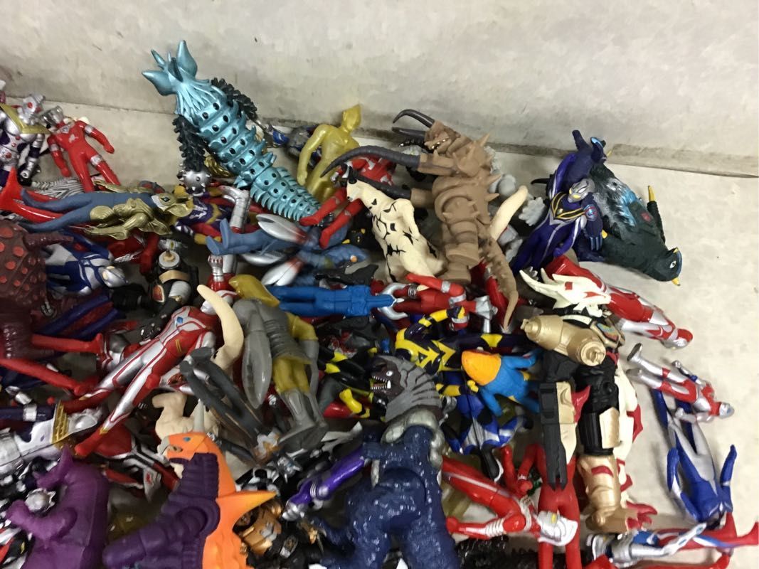 1円～ 同梱不可 ジャンク ウルトラマン タロウ、ゴーデス1、パワードアボラス、仮面ライダー響鬼 他 ソフビ等
