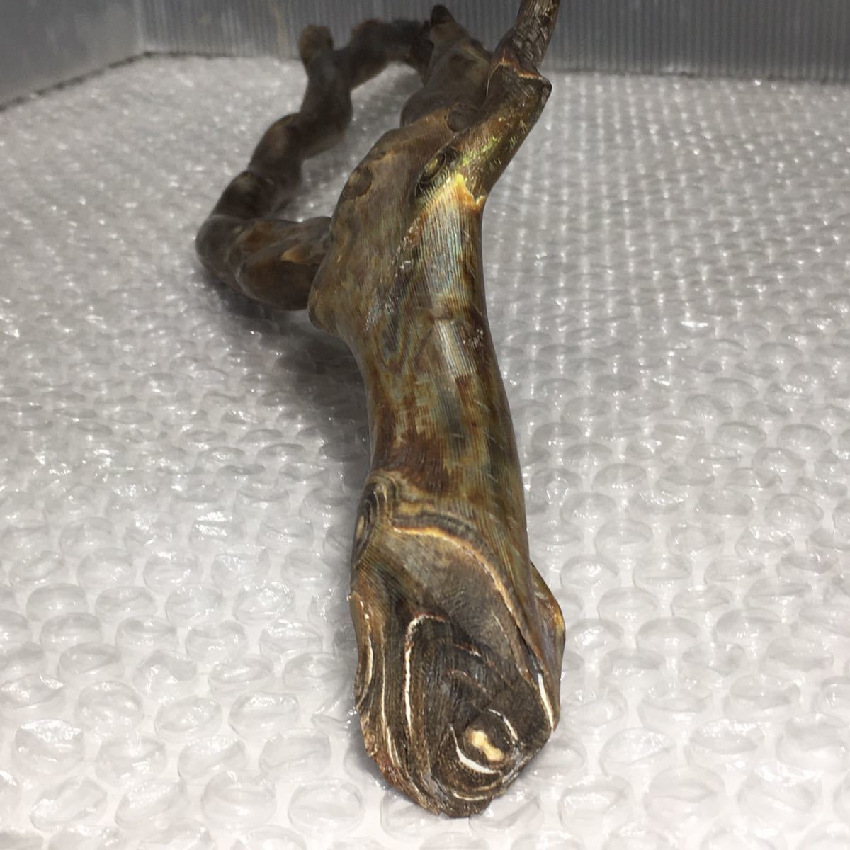 深海松 重さ約300g 検索 ウミマツ 海松 ふかみる サンゴ レインボーコーラル 虹色 金色 青色 宝石 珊瑚 ゴールド ブルー 根付 彫刻 置物 その他 売買されたオークション情報 Yahooの商品情報をアーカイブ公開 オークファン Aucfan Com