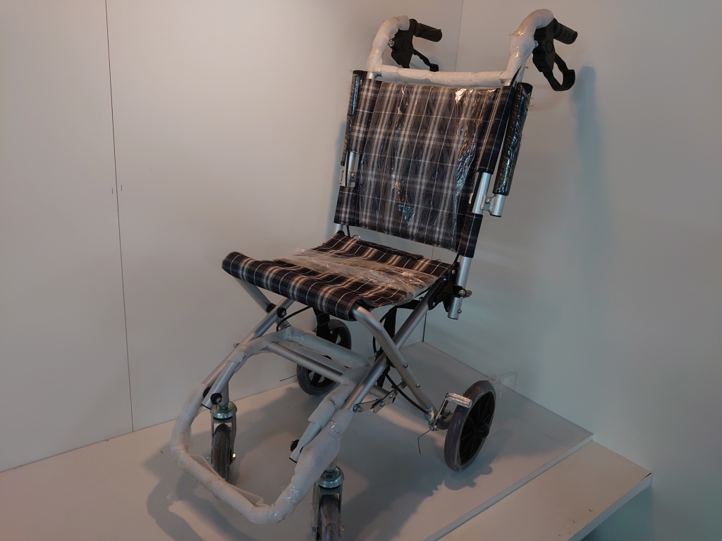 未使用？ 美品です。 折り畳み式 軽量アルミ 歩行車 歩行補助車  